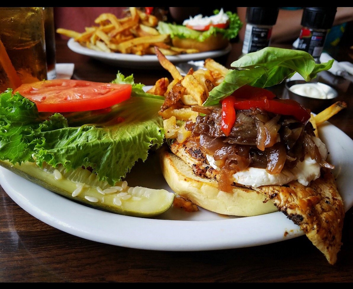 Savannah Travel Dine at Green Truck Pub