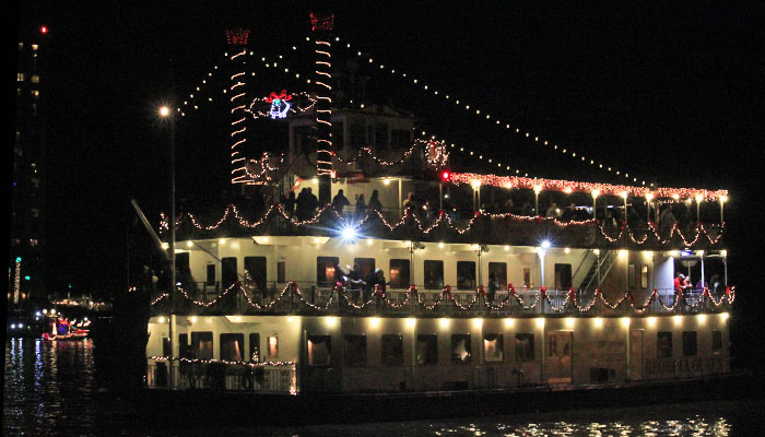 Savannah's Best Christmas Events 2024: Holiday Tours, Markets & Light Displays in the Historic District
