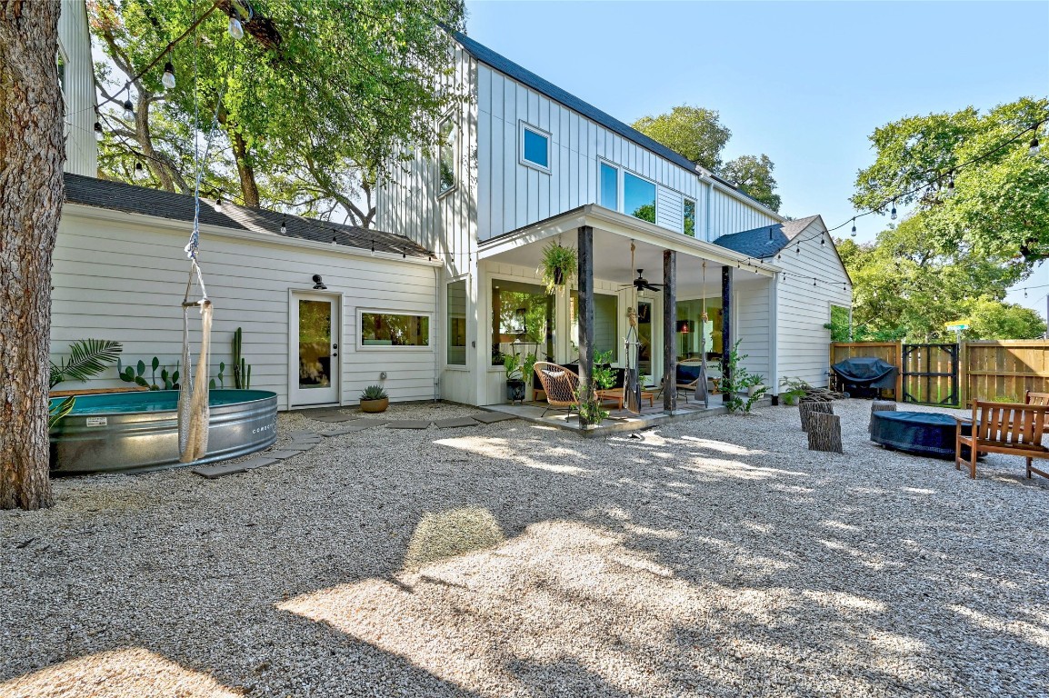 The Jinx 912 historic building