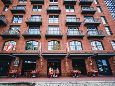 Discovering Savannah: A Comprehensive Guide to River Street East