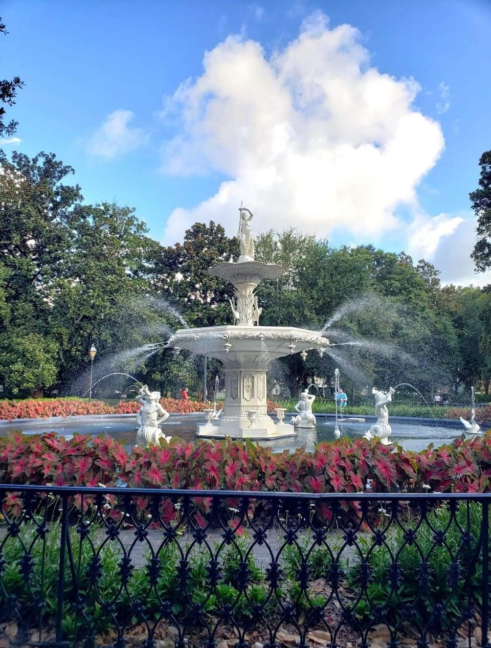 Exploring the Splendor of Forsyth Park: Savannah’s Lush Urban Oasis