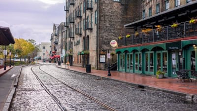 Mapping Out a Perfect Day in Savannah GA: From Forsyth Park to River Street East