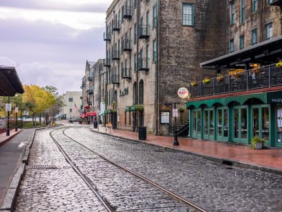 Mapping Out a Perfect Day in Savannah GA: From Forsyth Park to River Street East