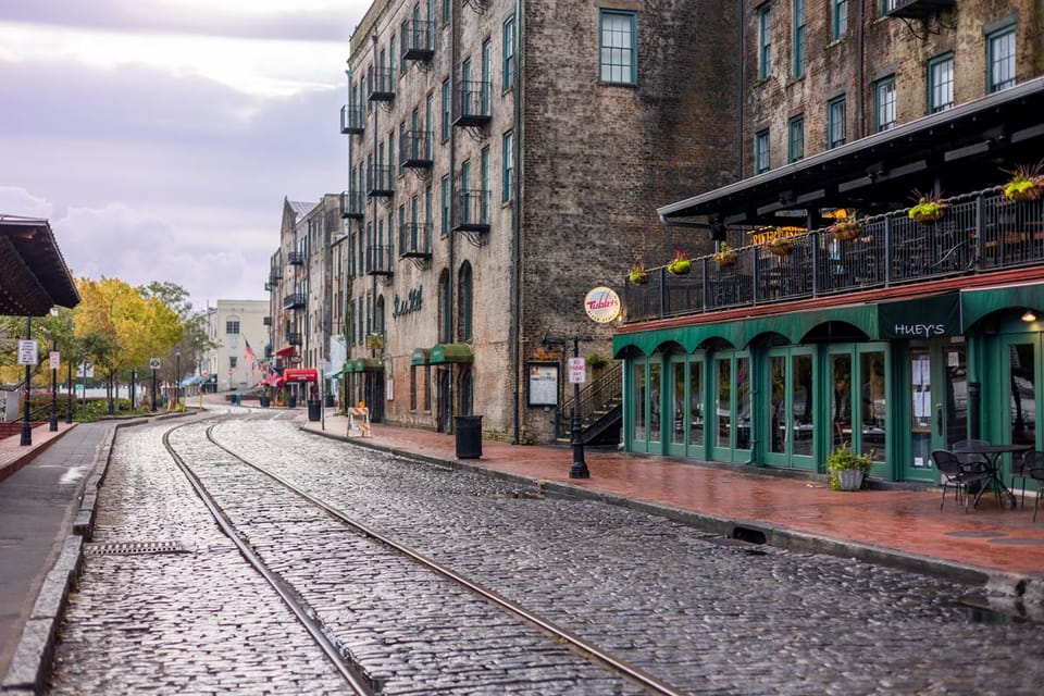 Mapping Out a Perfect Day in Savannah GA: From Forsyth Park to River Street East