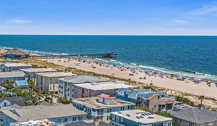Scenic view of a beachfront resort in Savannah, GA